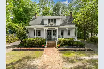 204 4th South Street E, Summerville, SC 29483 - Photo 1