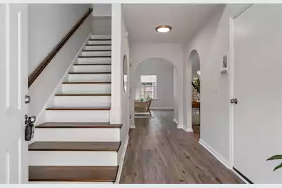 1394 Point Drive W, Mount Pleasant, SC 29466 - Photo 8
