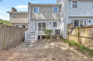958 Myrtle Ct, Mount Pleasant, SC 29464 - Photo 38