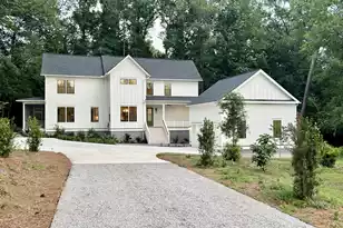 215 Marion Ave, Summerville, SC 29483 - Photo 2