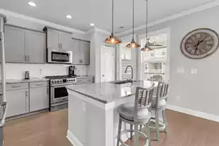 1551 Prince Edward St, Mount Pleasant, SC 29466 - Photo 10