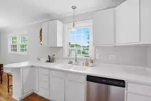 1246 Honeysuckle Ln, Charleston, SC 29412 - Photo 12