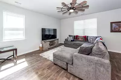179 Cloverleaf Street, Summerville, SC 29483 - Photo 6