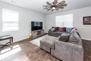 179 Cloverleaf St, Summerville, SC 29483 - Photo 6