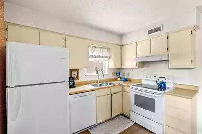 1057 Hunters Trace, Mount Pleasant, SC 29464 - Photo 6