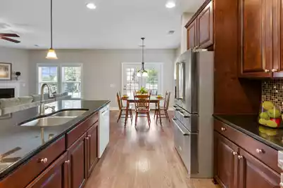 1024 Banker Court, Mount Pleasant, SC 29429 - Photo 8