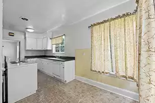 305 Geddes Ave, Charleston, SC 29407 - Photo 6