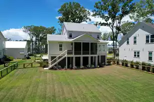 3853 Delinger Dr, Mount Pleasant, SC 29466 - Photo 4