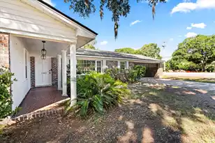 1203 Calais Dr, Mount Pleasant, SC 29464 - Photo 2