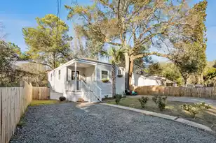 2384 Cambridge Ave, North Charleston, SC 29405 - Photo 2