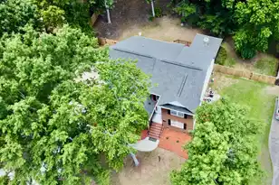 111 Haleswood Cir, Goose Creek, SC 29445 - Photo 2