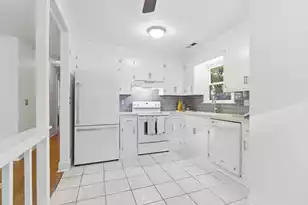 1142 Bonnie Ln, Mount Pleasant, SC 29464 - Photo 18