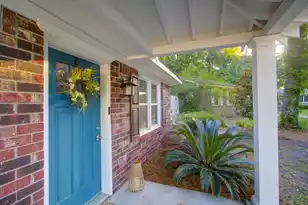 1142 Bonnie Ln, Mount Pleasant, SC 29464 - Photo 2