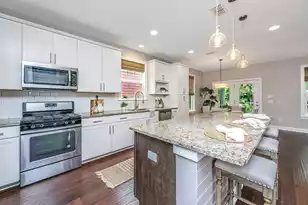 1277 Pearwood Ct, Mount Pleasant, SC 29466 - Photo 2