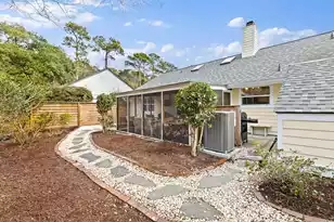 1115 Honeysuckle Ct, Mount Pleasant, SC 29464 - Photo 16