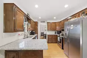 210 Fort St, Summerville, SC 29485 - Photo 8