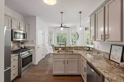 3521 Higgins Drive E, Mount Pleasant, SC 29466 - Photo 16