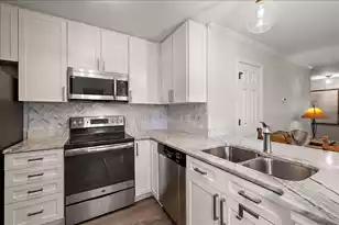 1382 Cassidy Ct, Mount Pleasant, SC 29464 - Photo 8
