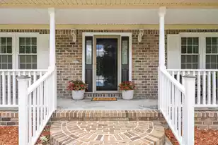 946 Melrose Dr, Charleston, SC 29414 - Photo 2