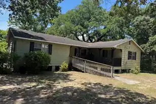 725 5th St, Mount Pleasant, SC 29464 - Photo 4