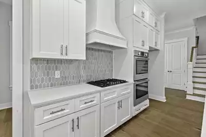 19 Broadway Street, Mount Pleasant, SC 29464 - Photo 10