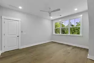 19 Broadway St, Mount Pleasant, SC 29464 - Photo 18