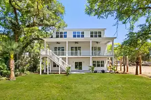 19 Broadway St, Mount Pleasant, SC 29464 - Photo 4