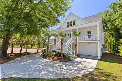 19 Broadway Street, Mount Pleasant, SC 29464 - Photo 1