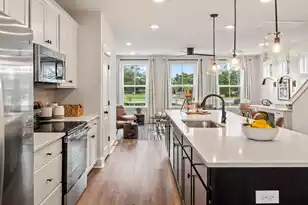 4633 Forest Hills Dr, North Charleston, SC 29418 - Photo 8