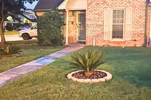 5557 Evelyn Dr, North Charleston, SC 29418 - Photo 2