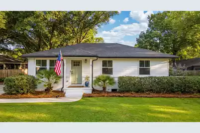 4 Ellen Avenue, Mount Pleasant, SC 29464 - Photo 1