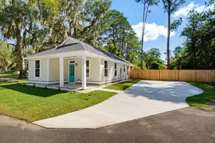 2326 Hillside Ct, Port Royal, SC 29935 - Photo 4