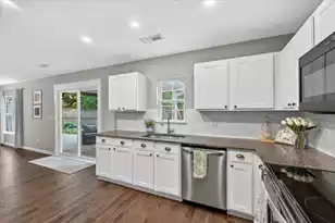 5133 Morrow Ln, Summerville, SC 29485 - Photo 10