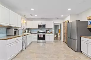 205 Bristow Dr, Summerville, SC 29483 - Photo 4
