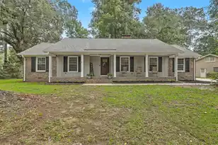 203 Shaftesbury Ln, Summerville, SC 29485 - Photo 2