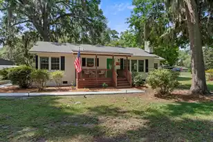 2420 Pine Ct, Beaufort, SC 29902 - Photo 4