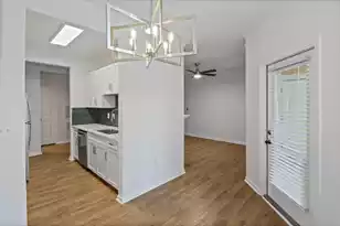 2033 Chatelain Way, Mount Pleasant, SC 29464 - Photo 8