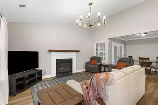 332 MacGregor Dr, Summerville, SC 29486 - Photo 2