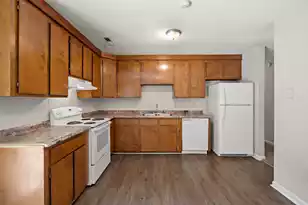 110 Bee St, Summerville, SC 29483 - Photo 10