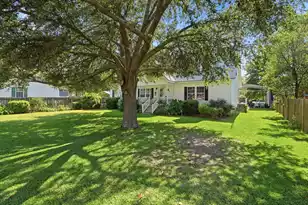 116 Sparrow St, Bonneau, SC 29431 - Photo 4