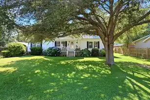 116 Sparrow St, Bonneau, SC 29431 - Photo 1