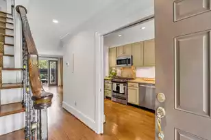 16 Logan St, Charleston, SC 29401 - Photo 8
