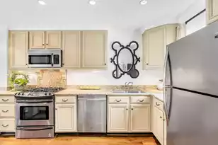 16 Logan St, Charleston, SC 29401 - Photo 12