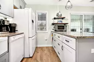 300 Yellow Hawthorn Cir, Summerville, SC 29483 - Photo 20