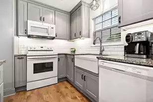 300 Yellow Hawthorn Cir, Summerville, SC 29483 - Photo 22