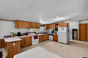 127 Schultz Lake Rd, Summerville, SC 29483 - Photo 10