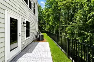 475 Caledon Ct, Johns Island, SC 29455 - Photo 2