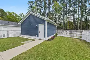 205 Angelica Ave, Summerville, SC 29483 - Photo 32
