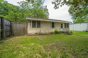 1182 Russell Dr, Mount Pleasant, SC 29464 - Photo 2