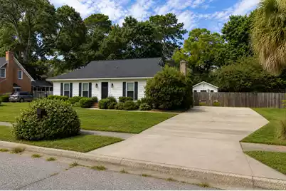 920 Ravenswood Drive, Charleston, SC 29412 - Photo 2